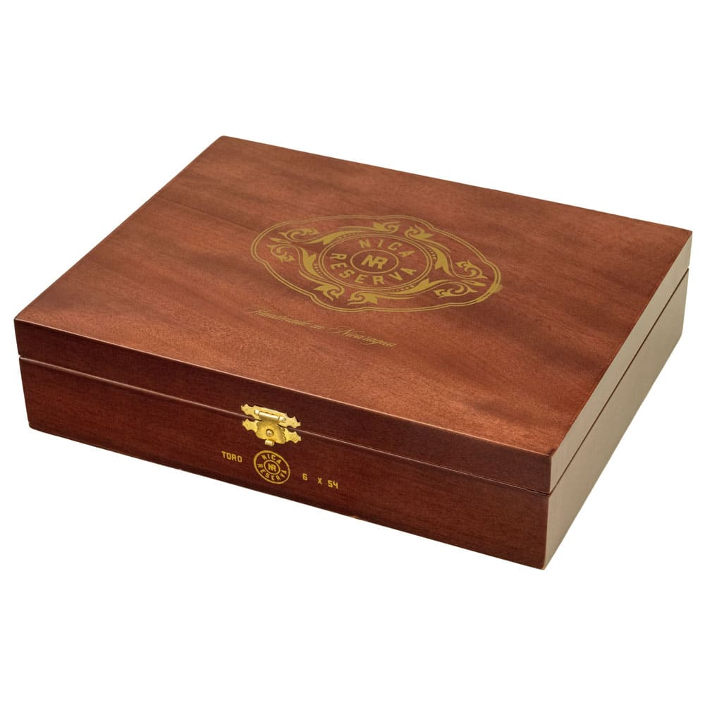 Nica Reserva Toro Closed Box